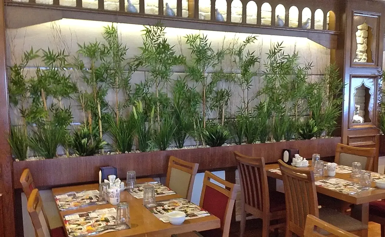 restoranlara-yapay-bambu-agac-dekorasyonu restoranlara-yapay-bambu-agac-dekorasyonu